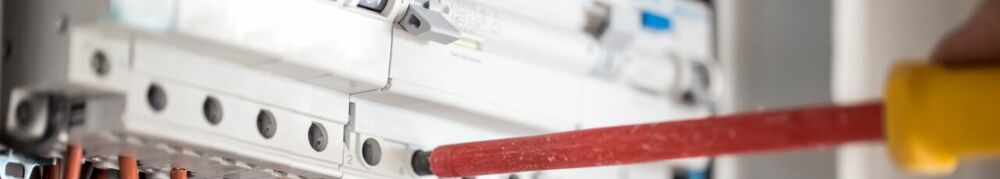 Réparation d'un compteur électrique par Bregeon Maudet, électricien aux Herbiers et Pouzauges